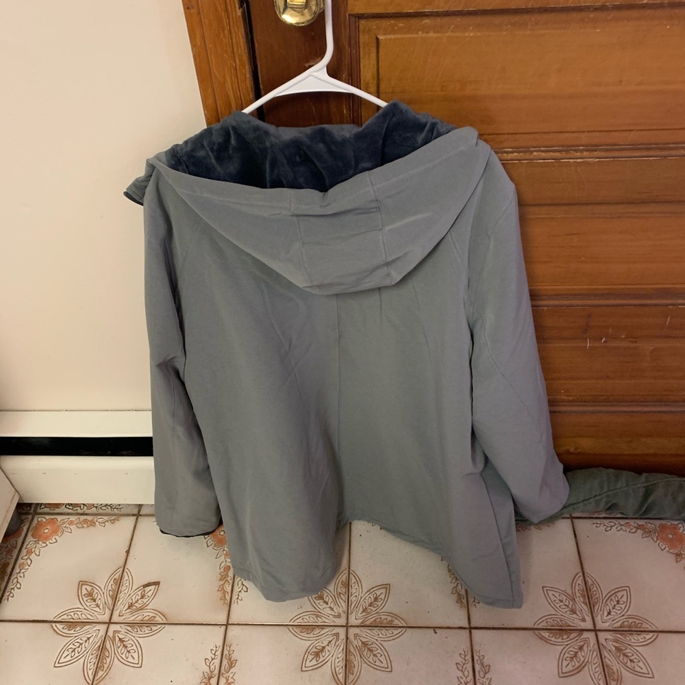 North face jacket only 3 months old - Picture 1 of 3